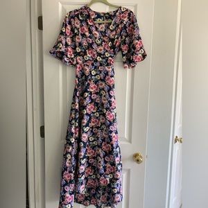 Beautiful wrap floral dress midi/maxi length